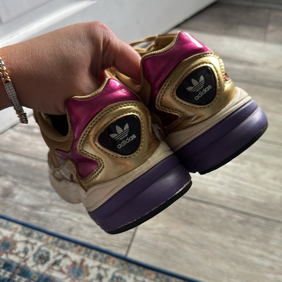 Adidas - Picture 2 of 7